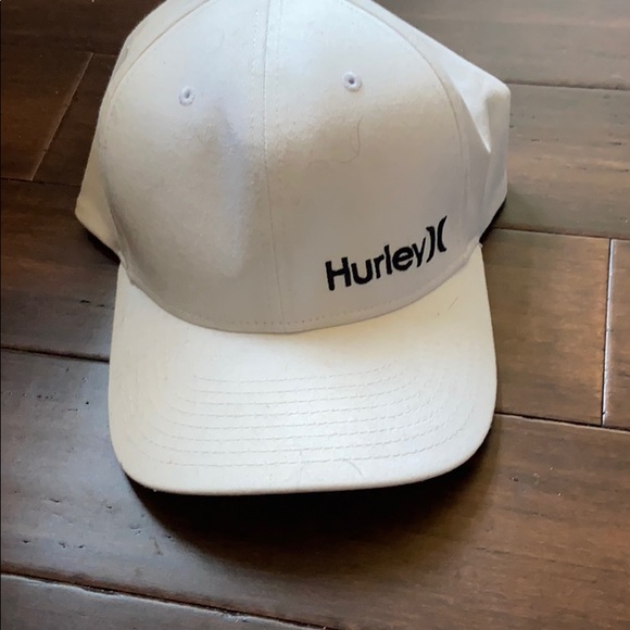 Hurley hat - Picture 4 of 4
